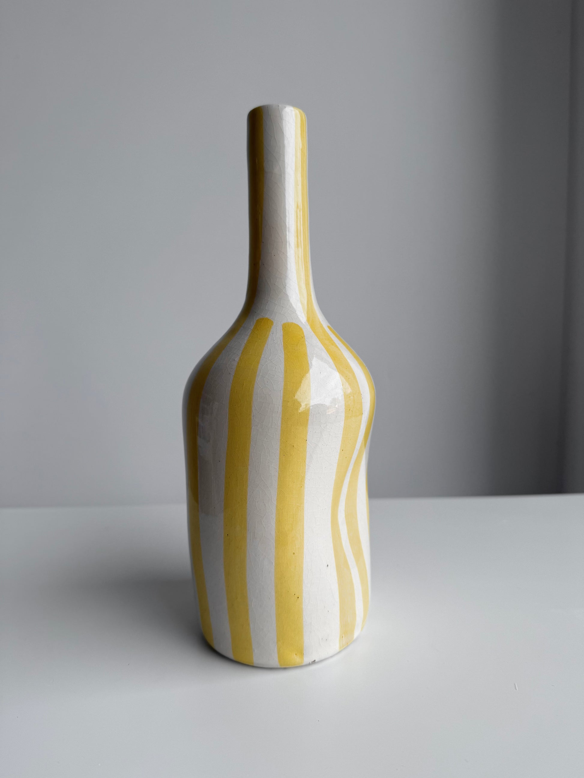 oasis vase (yellow)