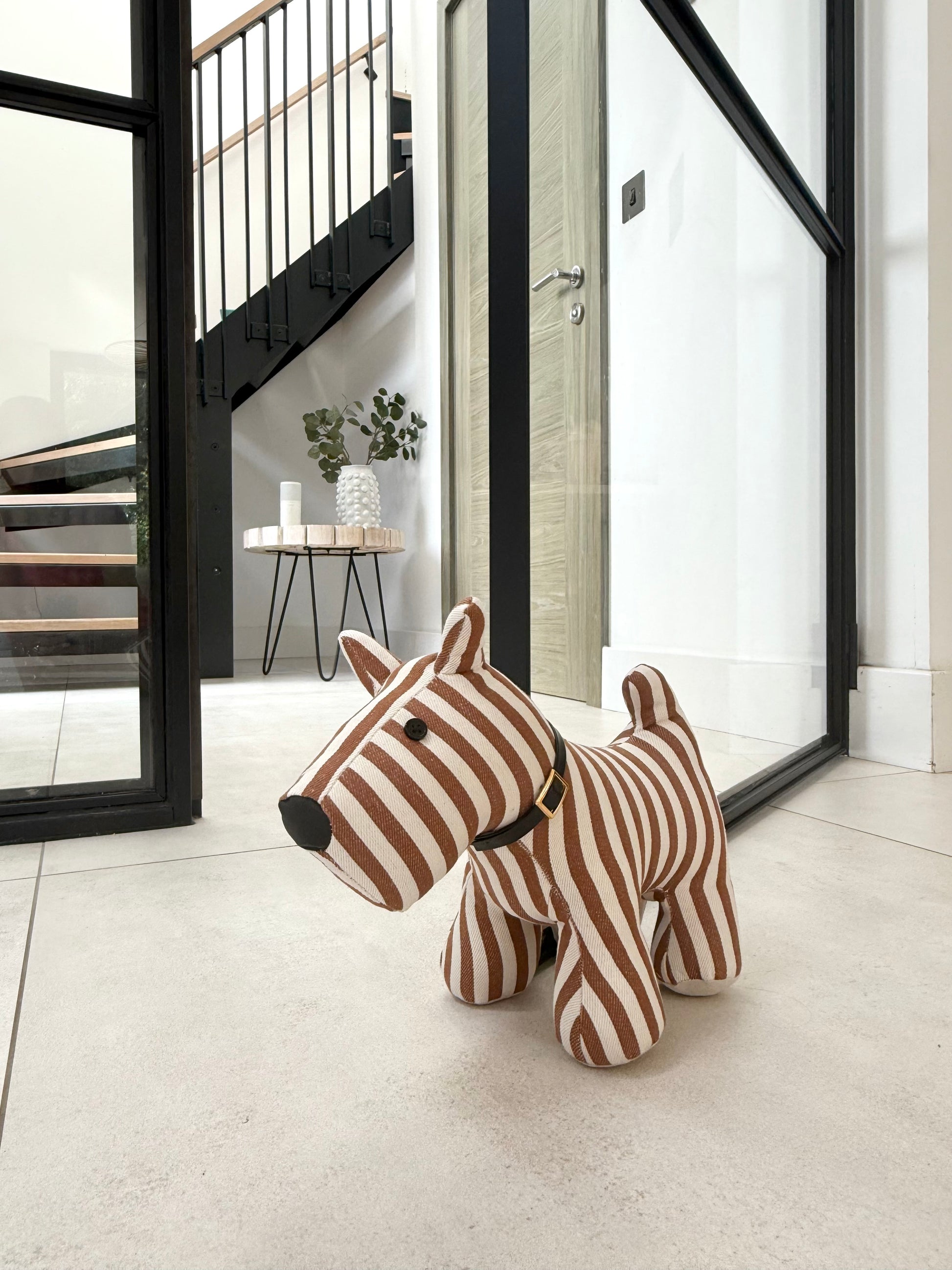 hugo doorstop