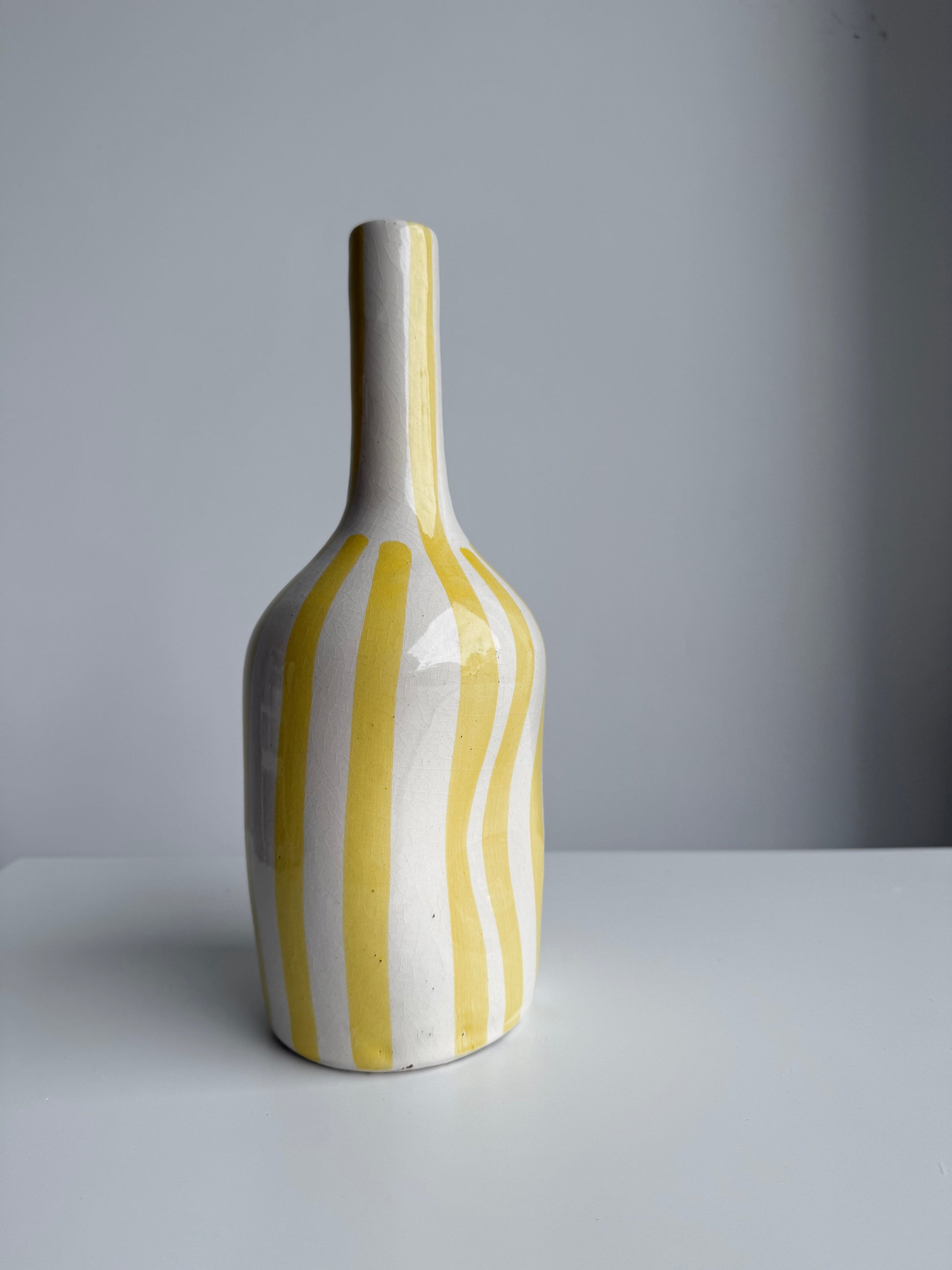oasis vase (yellow)