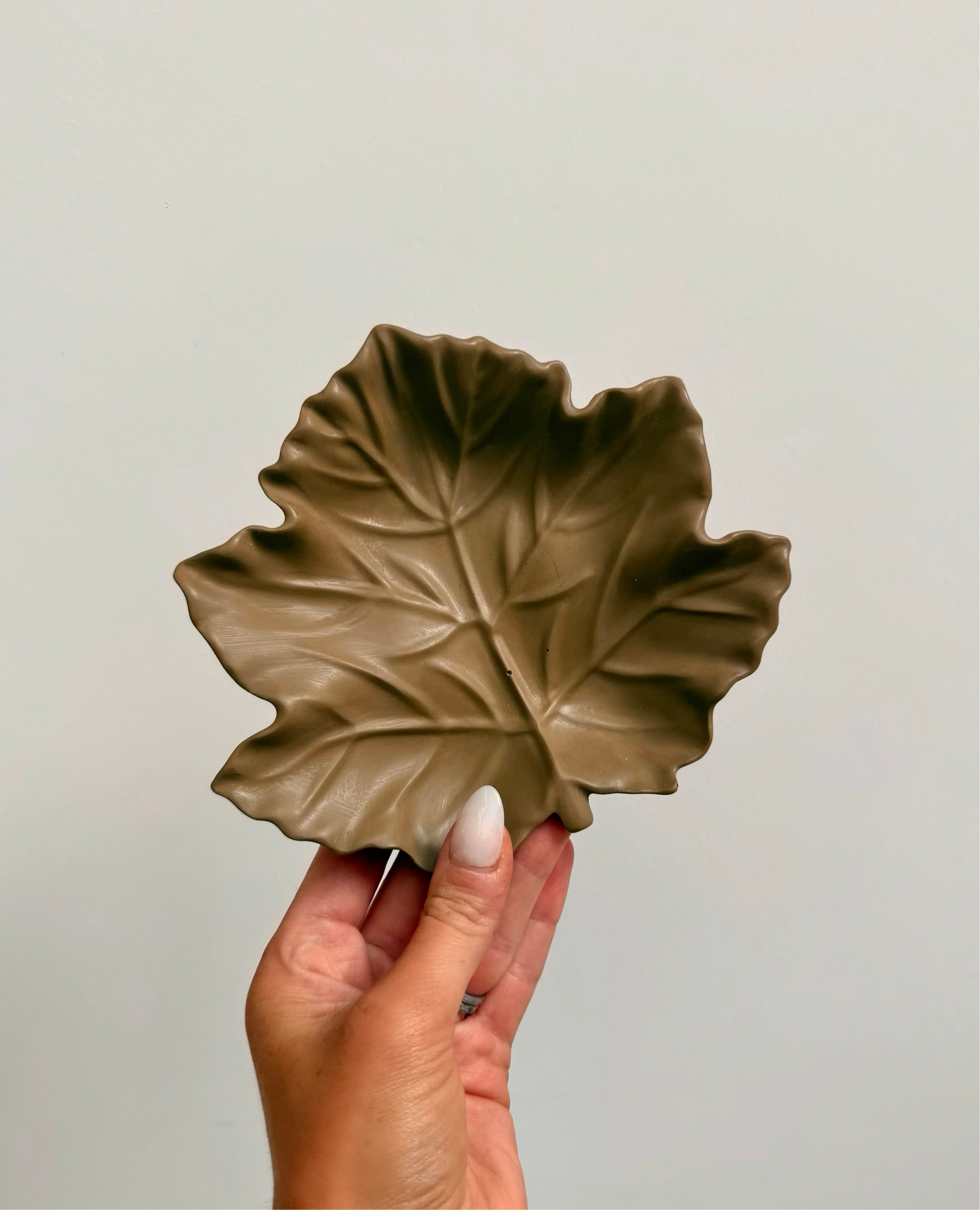 fall leaves - pair (off white/brown)