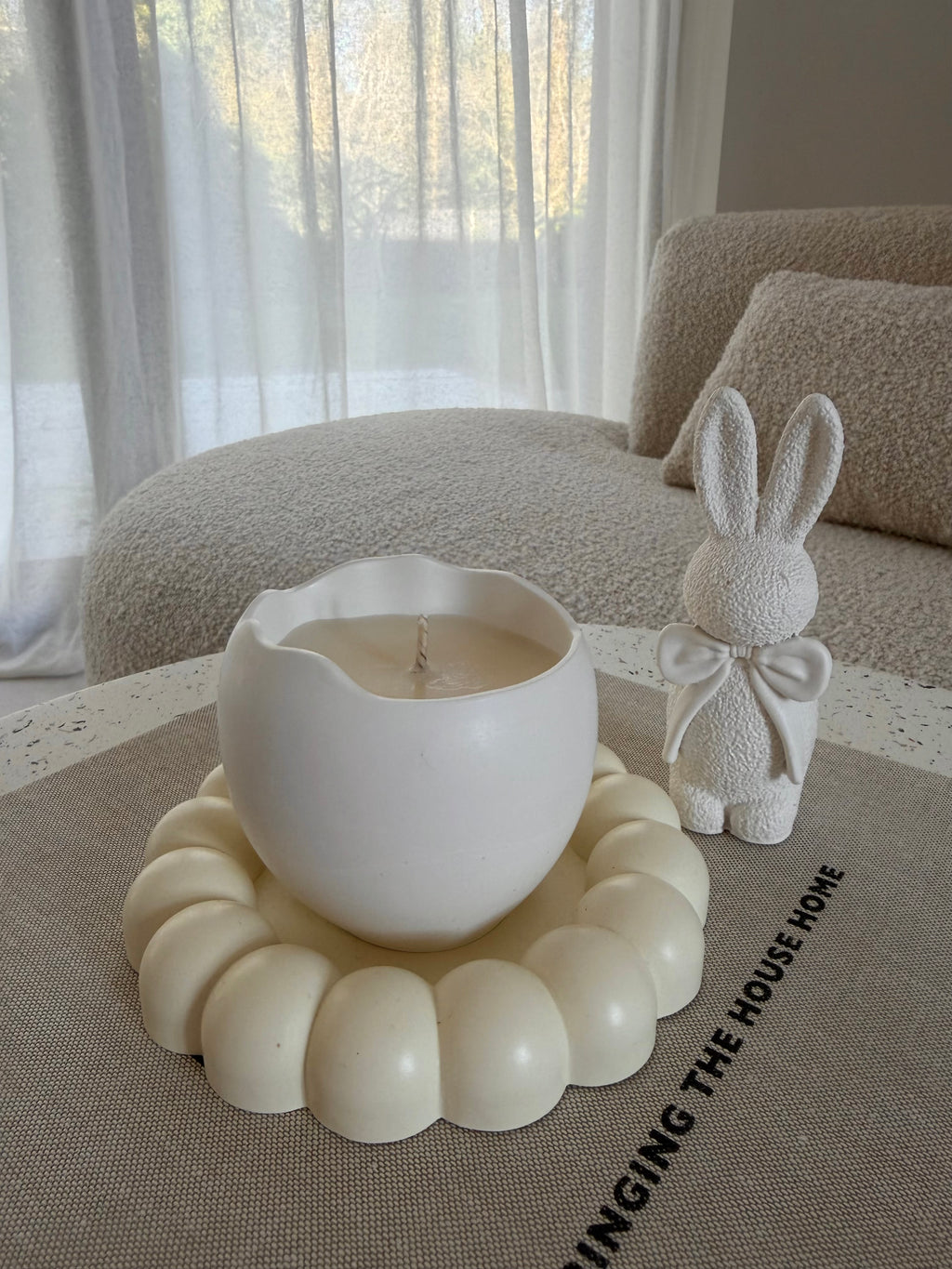 hatch candle off white
