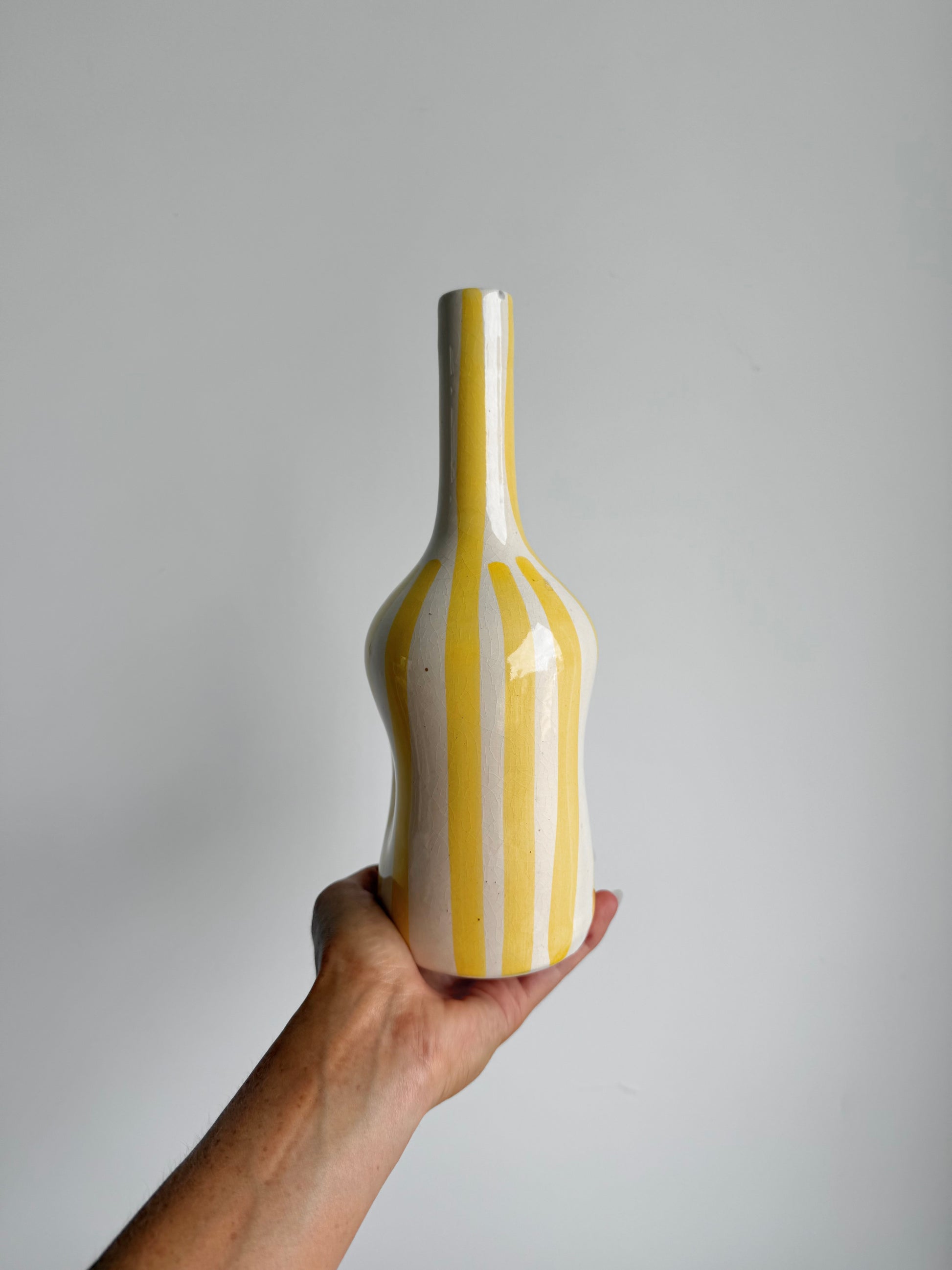 oasis vase (yellow)