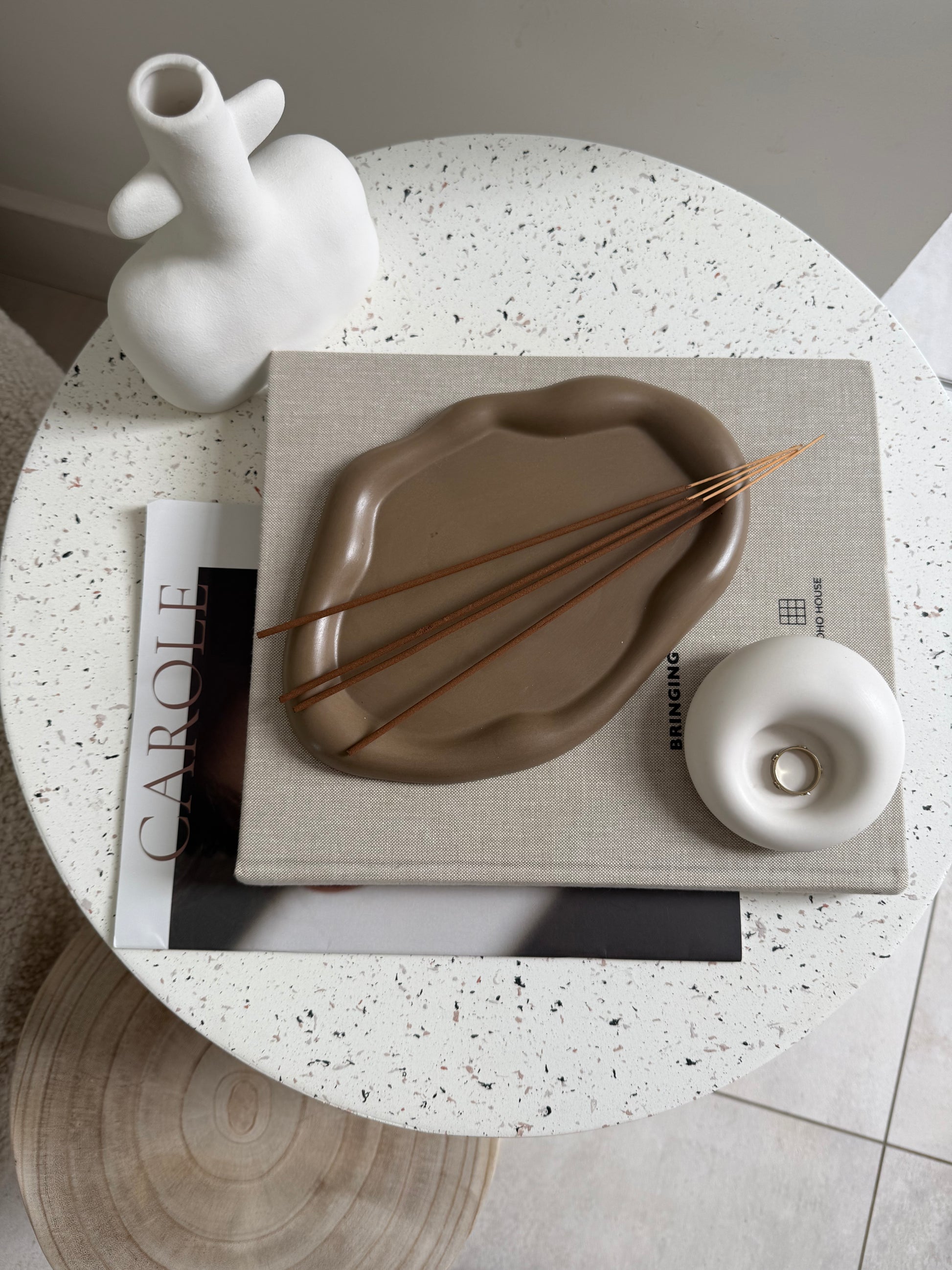 float dish - brown