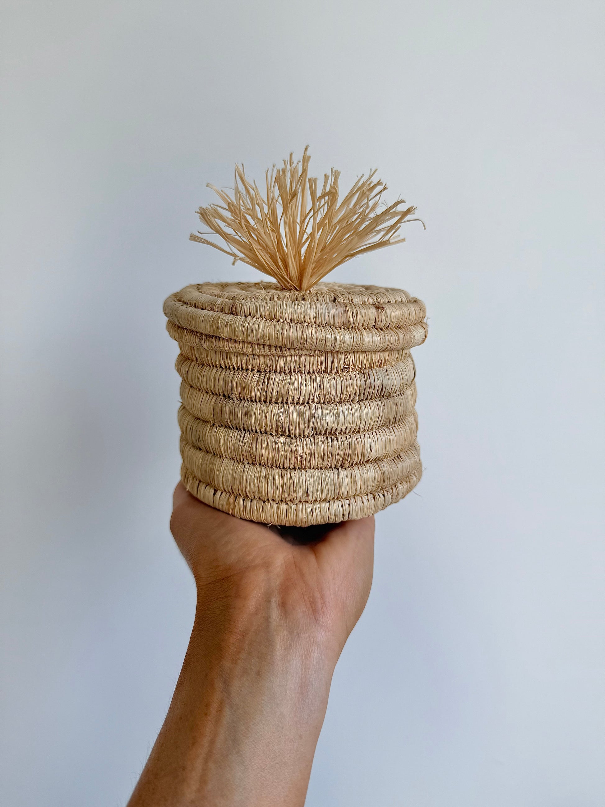 seagrass storage pot