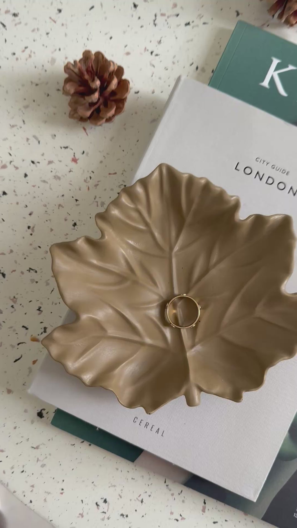 fall leaf - brown